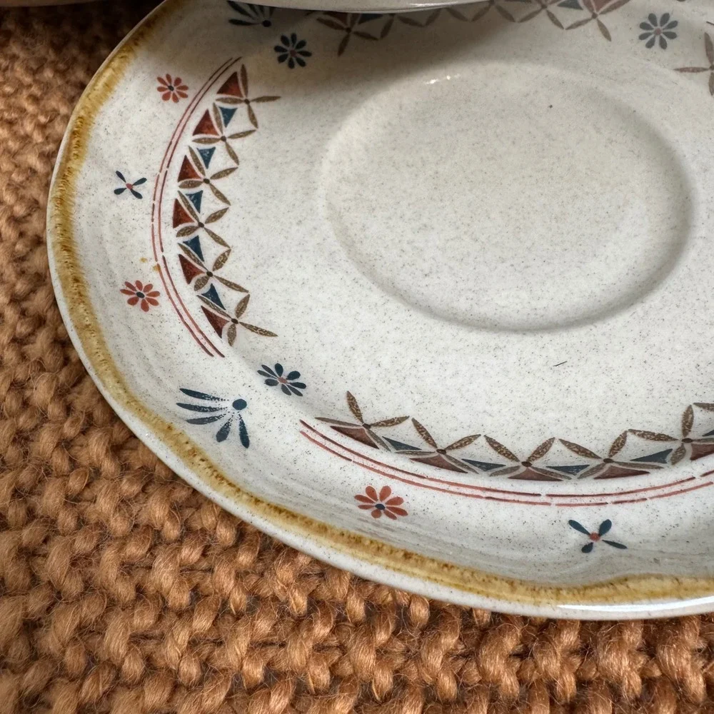 International Stoneware Saucers Set‎ of 4 Speckled Floral Pattern Japan